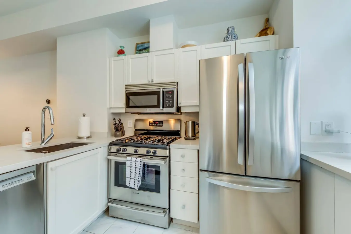 Modern Designer 3BR Townhome Work-Friendly 9