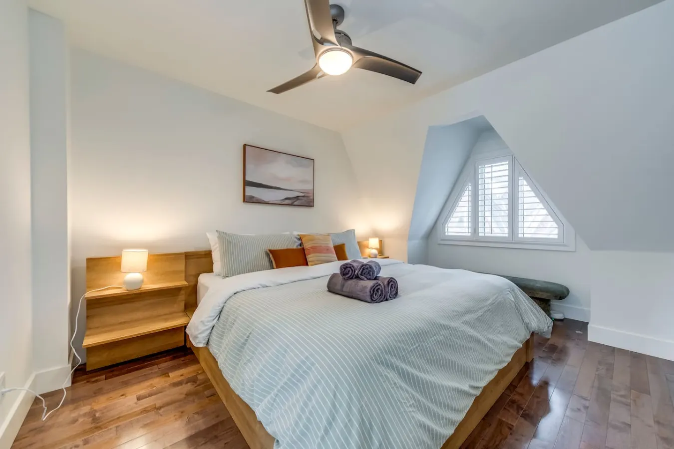 Modern Designer 3BR Townhome Work-Friendly 4