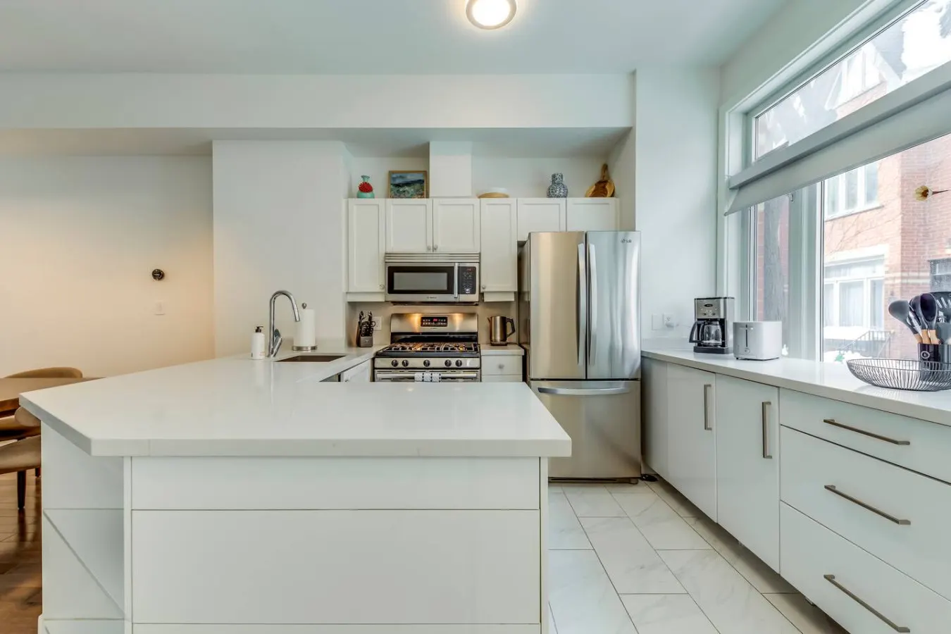 Modern Designer 3BR Townhome Work-Friendly 8