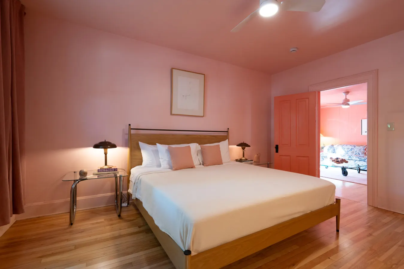 Entire Designer Building, Sleeps 14 Lake Effect Club 16