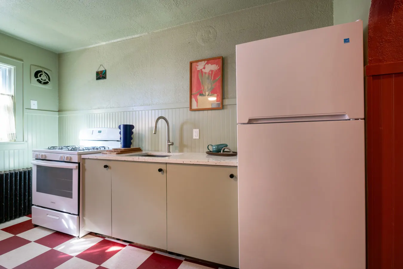 Entire Designer Building, Sleeps 14 Lake Effect Club 20