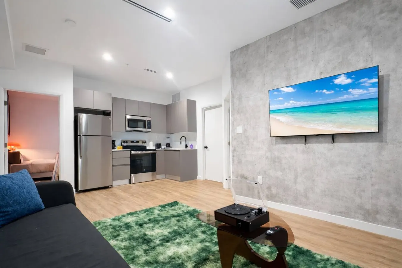 NEW Miami Getaway Near Everything Free Parking 2