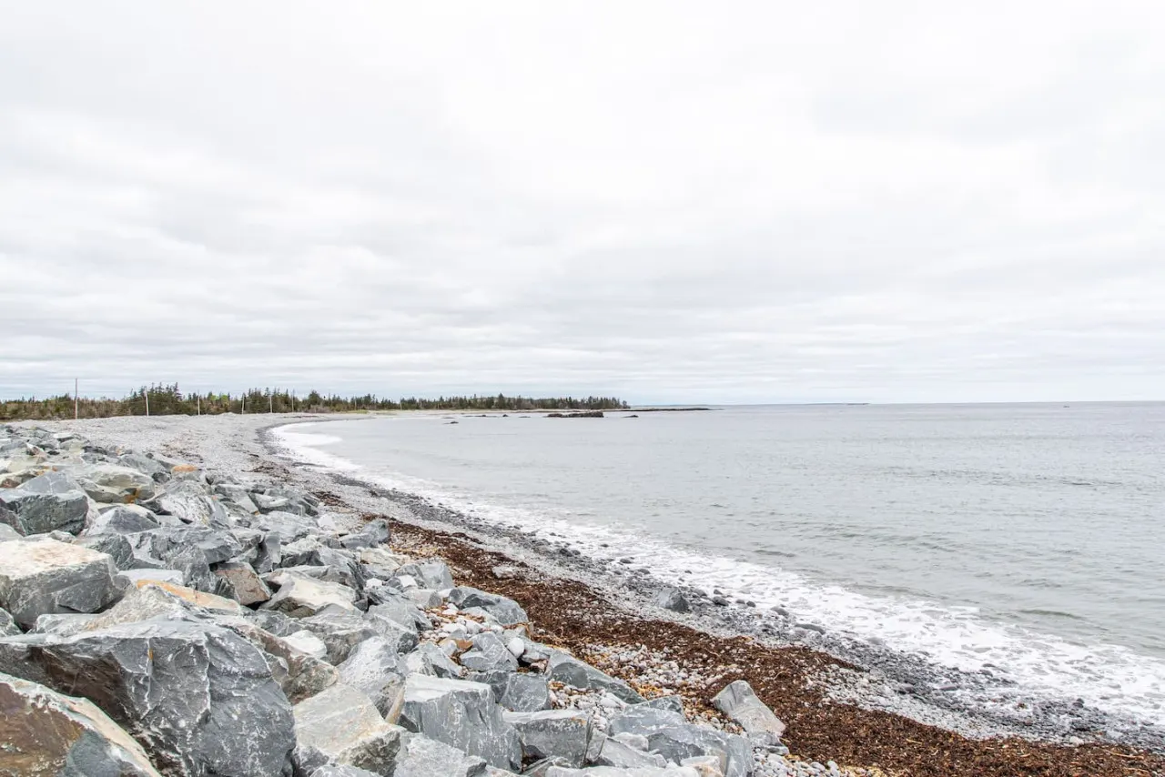 Atlantic Pearl - Luxurious Ocean Front Experience, Ocean Views, Firepit, Wood Burning Fireplace 2