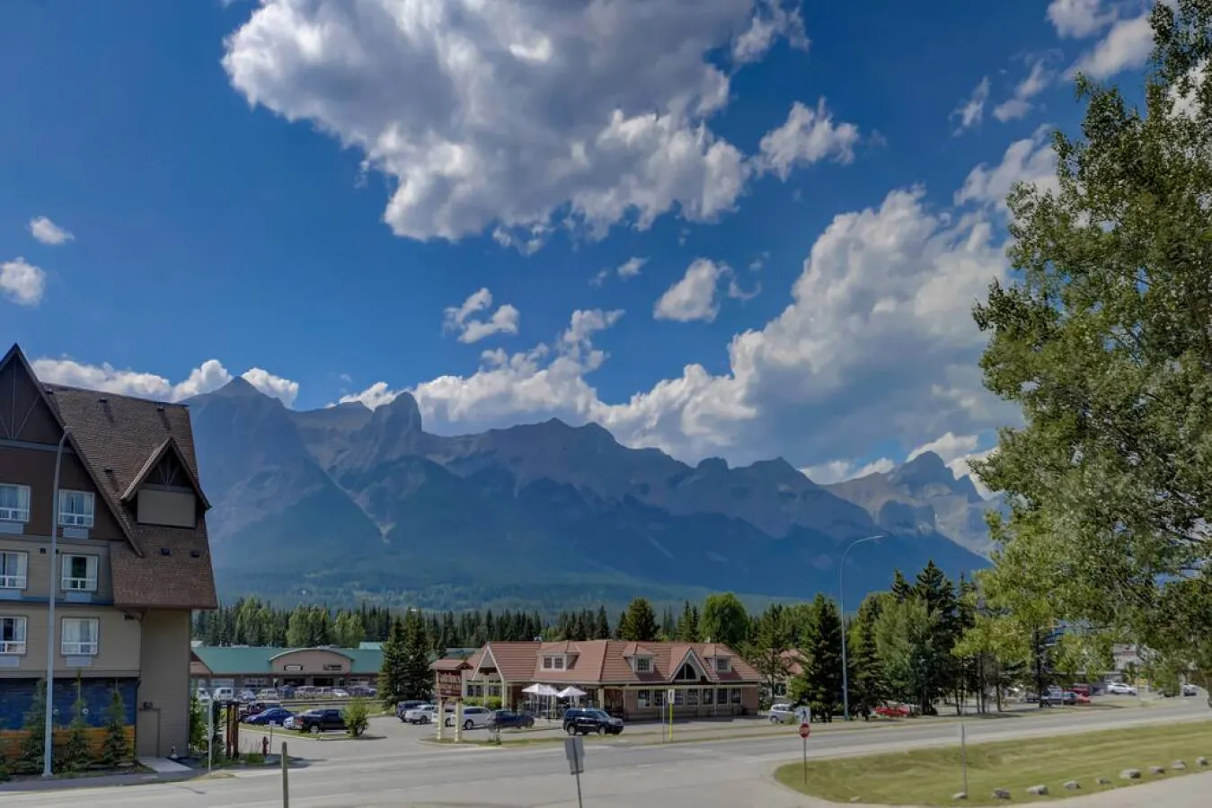 Brand NEW! Executive Mountain Home W/Stunning Views 20