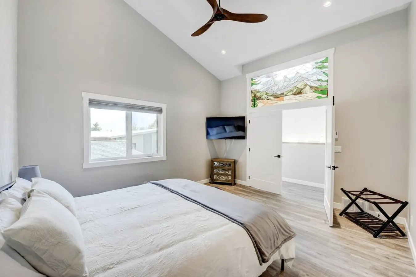 Brand NEW! Executive Mountain Home W/Stunning Views 3