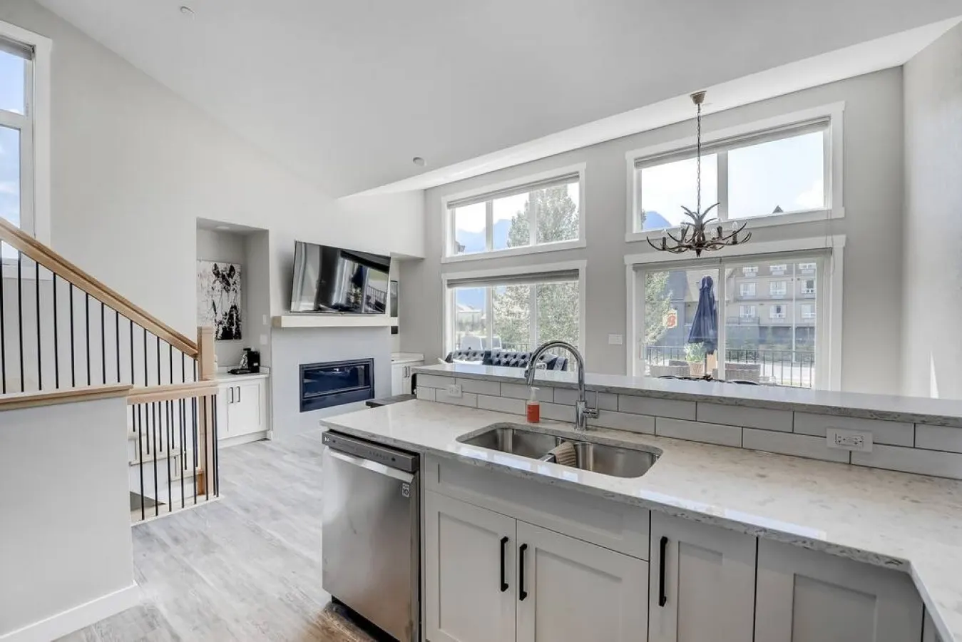 Brand NEW! Executive Mountain Home W/Stunning Views 6