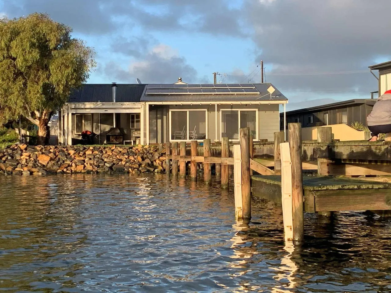 Mundoo Waters—Tranquil Waterfront Haven with Jetty — photo 4