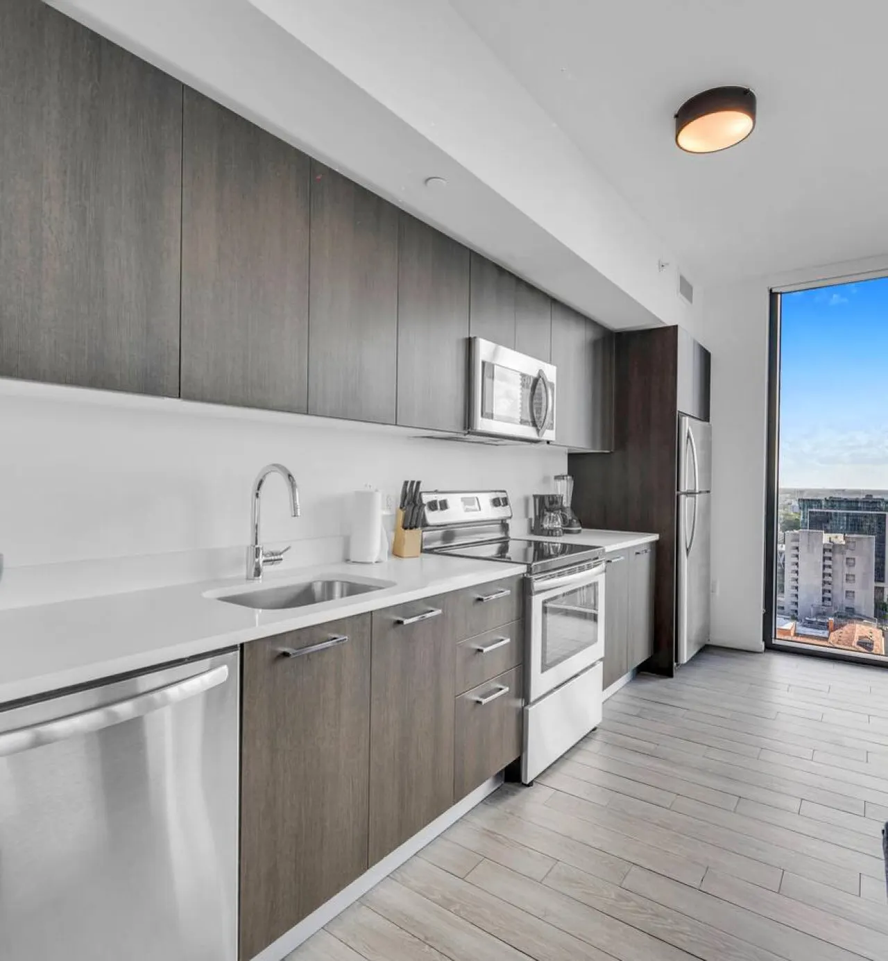 Stunning High Floor 3 Bedrooms Unit Downtown Miami 11