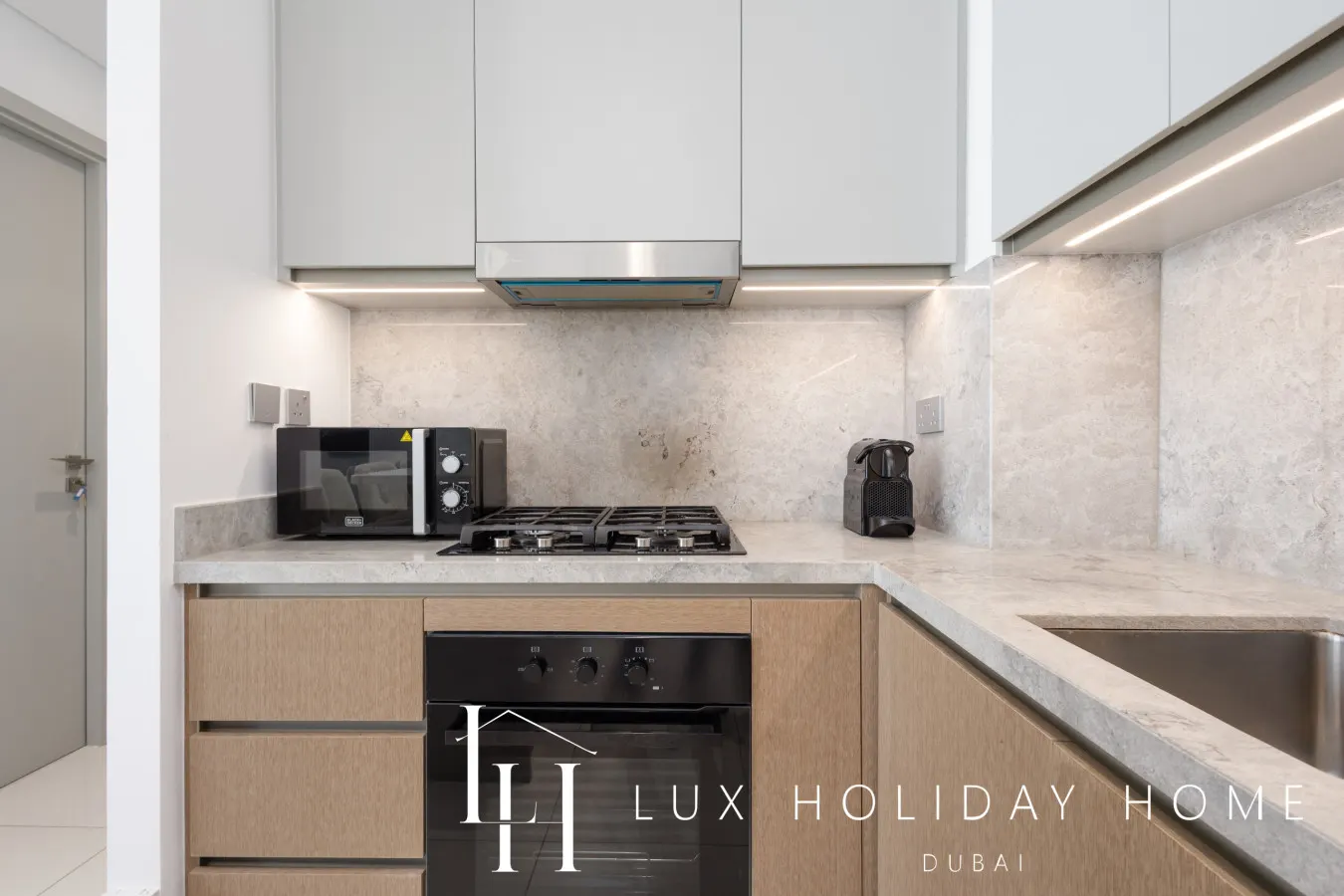 LUX The Beach Isle View Suite 2 13