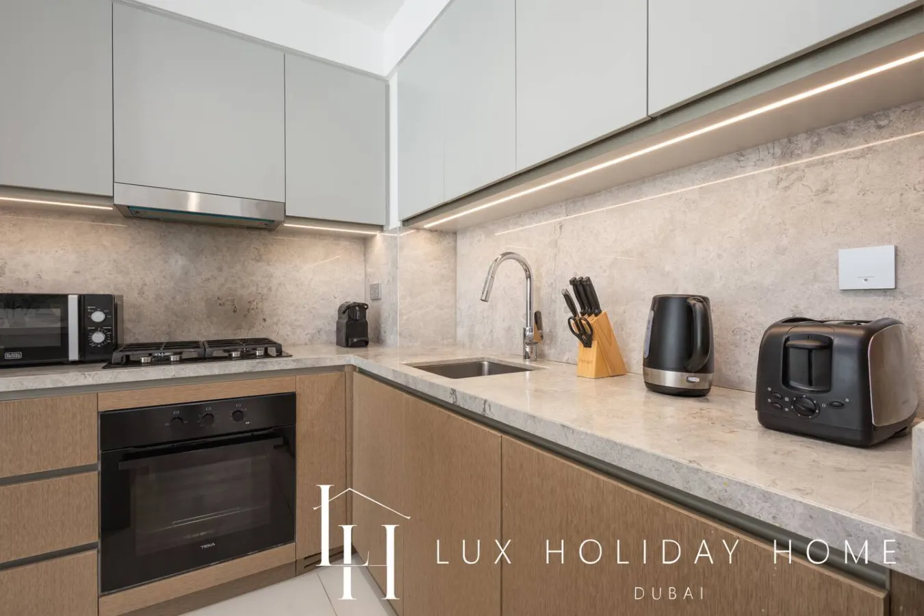 LUX The Beach Isle View Suite 2 14