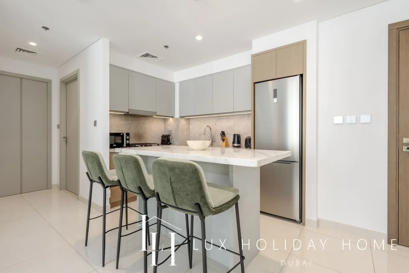 LUX The Beach Isle View Suite 2 15