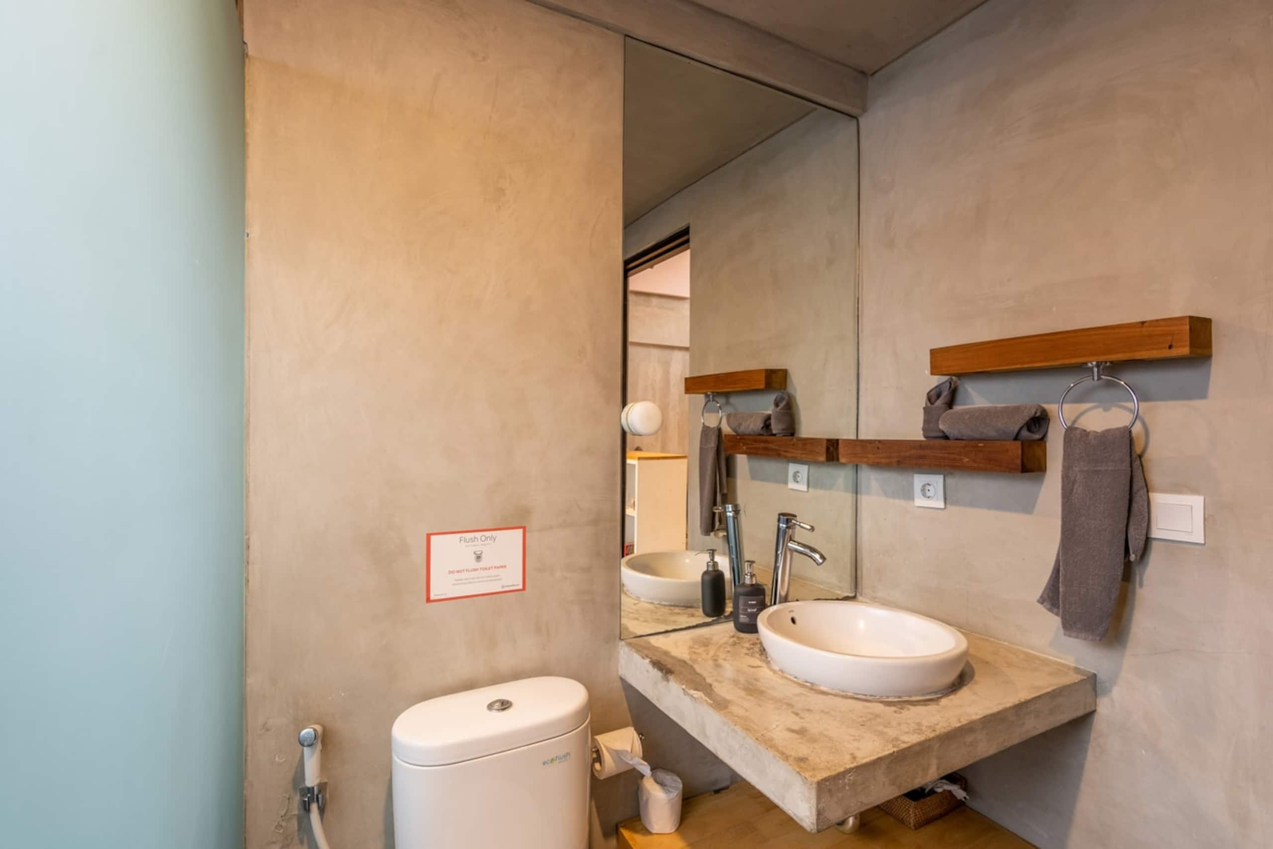 1BR Central Canggu Modern Loft – Shared Pool & BBQ - Apartments for Rent in Canggu, Bali, Indonesia 17
