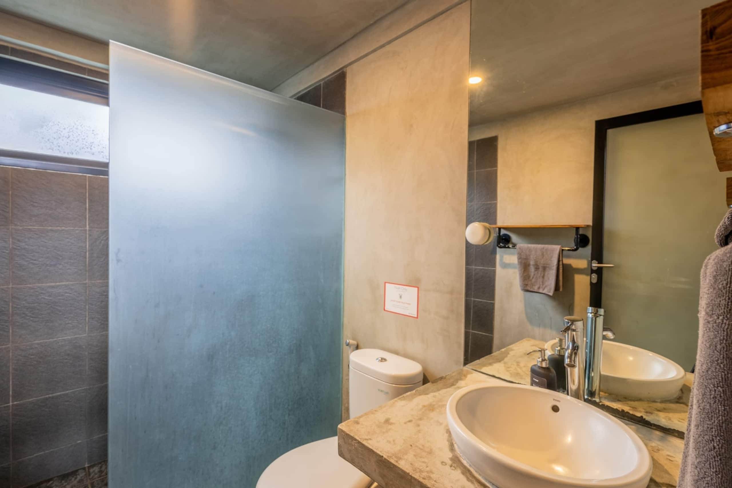 1BR Central Canggu Modern Loft – Shared Pool & BBQ - Apartments for Rent in Canggu, Bali, Indonesia 18