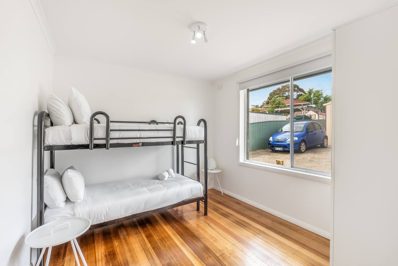 Modern Coastal Escape in Triabunna — photo 4