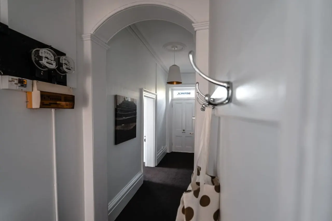 Berwick Cottage and Studio Historic Battery Point 6