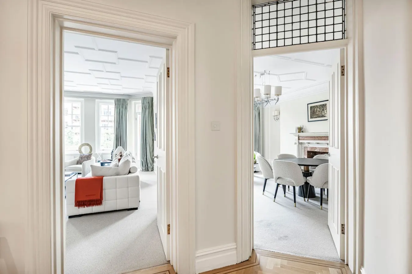 Holland Park 4-Bed Balcony, AC, Lift & Step Free 9