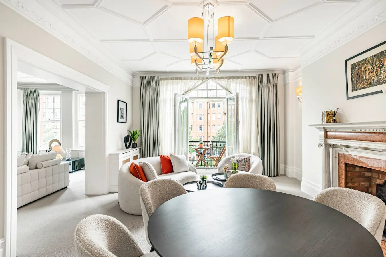 Holland Park 4-Bed Balcony, AC, Lift & Step Free 14