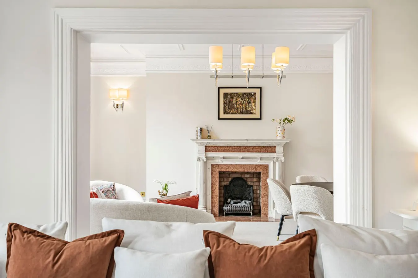 Holland Park 4-Bed Balcony, AC, Lift & Step Free 16