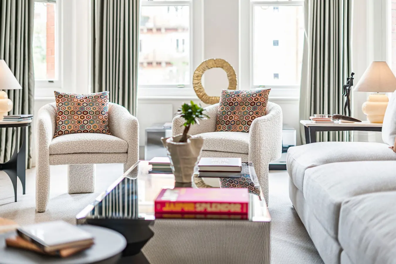 Holland Park 4-Bed Balcony, AC, Lift & Step Free 17