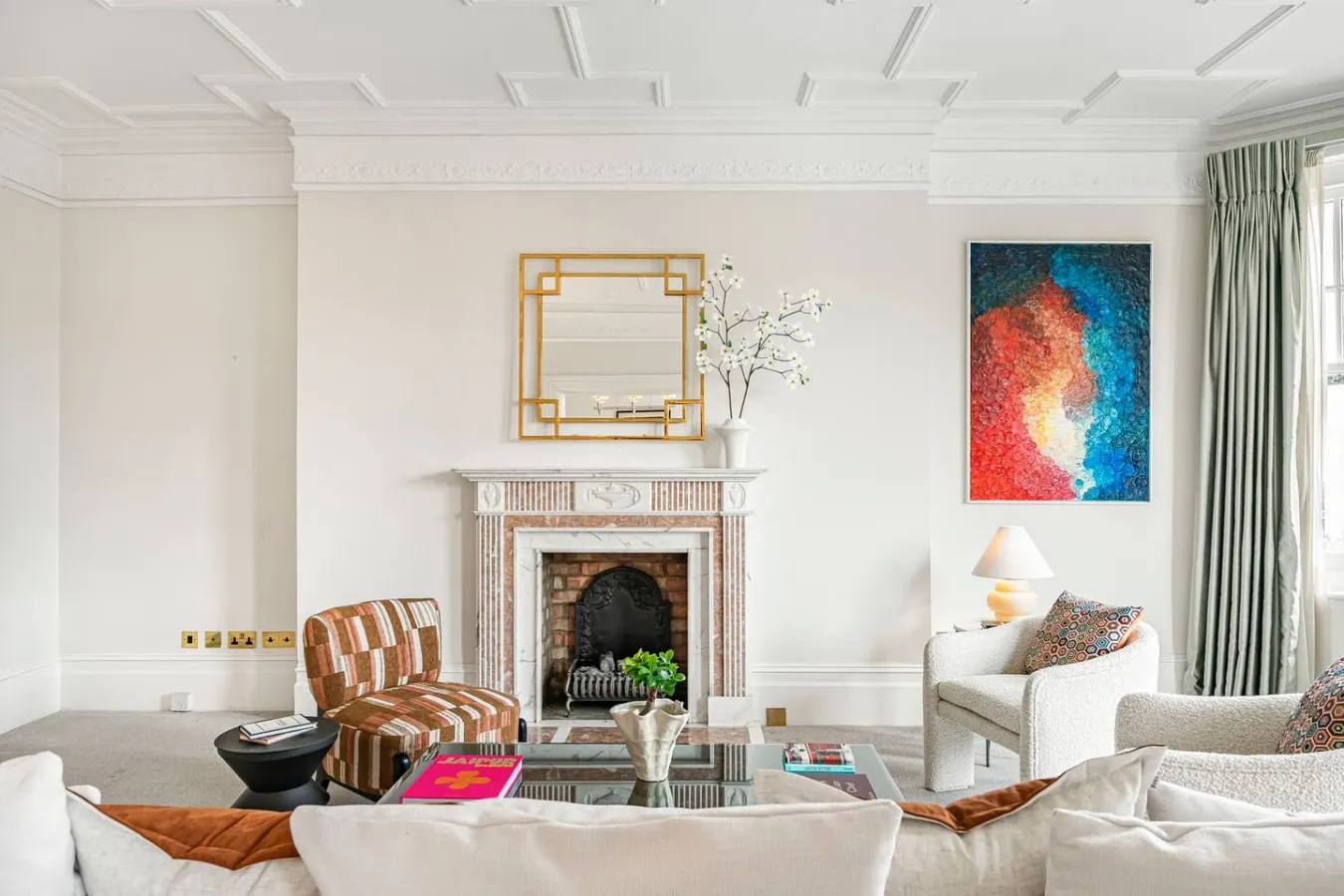 Holland Park 4-Bed Balcony, AC, Lift & Step Free 19