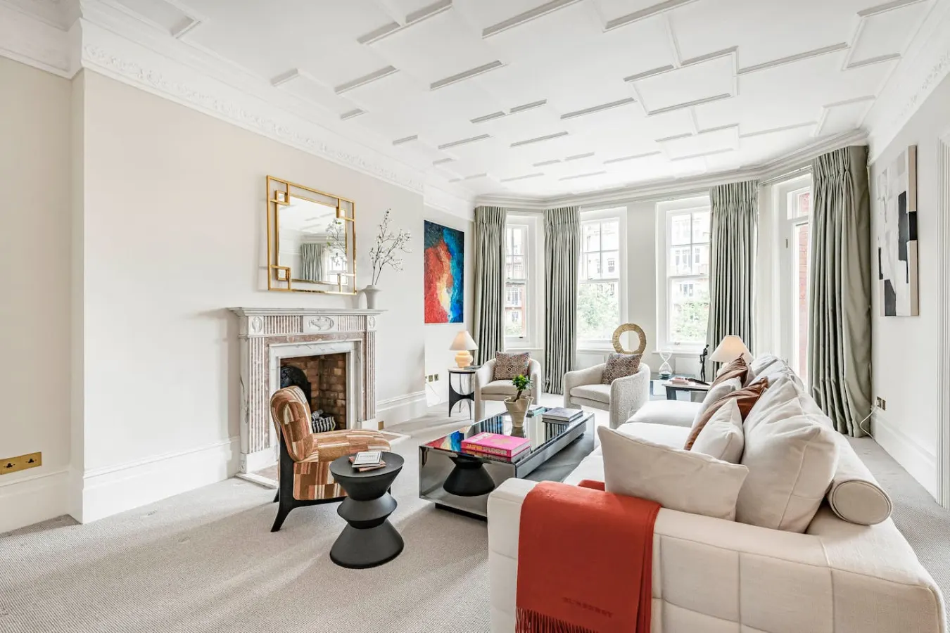 Holland Park 4-Bed Balcony, AC, Lift & Step Free 7