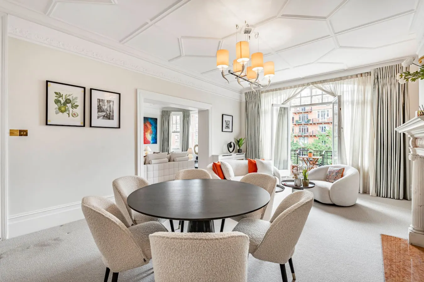 Holland Park 4-Bed Balcony, AC, Lift & Step Free 8