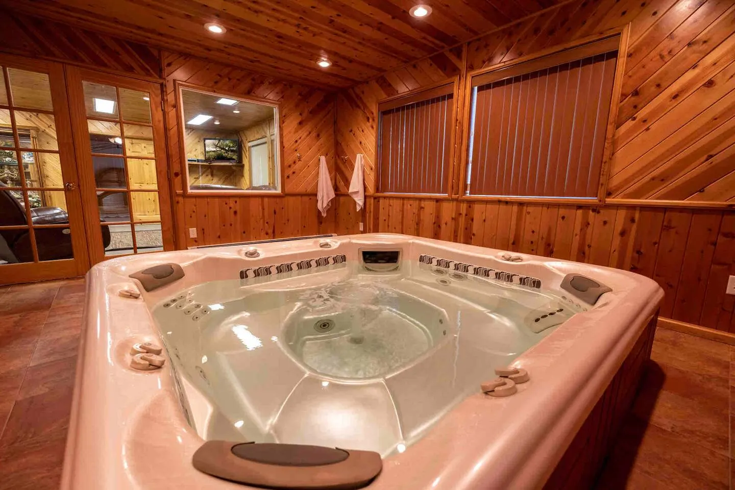 Blackham's Outback: Hot Tub, Sauna & Tennis Court