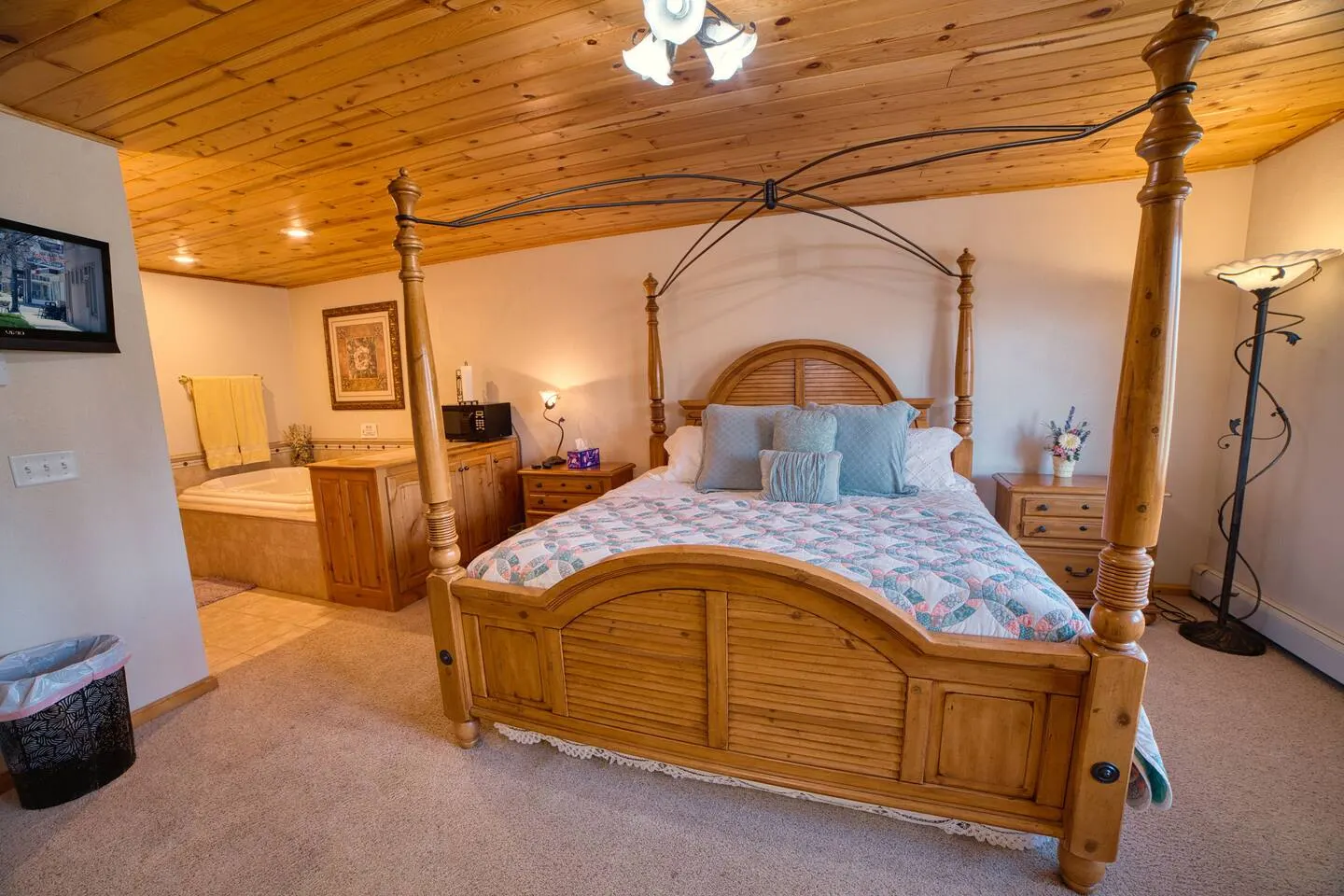 Blackham's Outback: Hot Tub, Sauna & Tennis Court — photo 2
