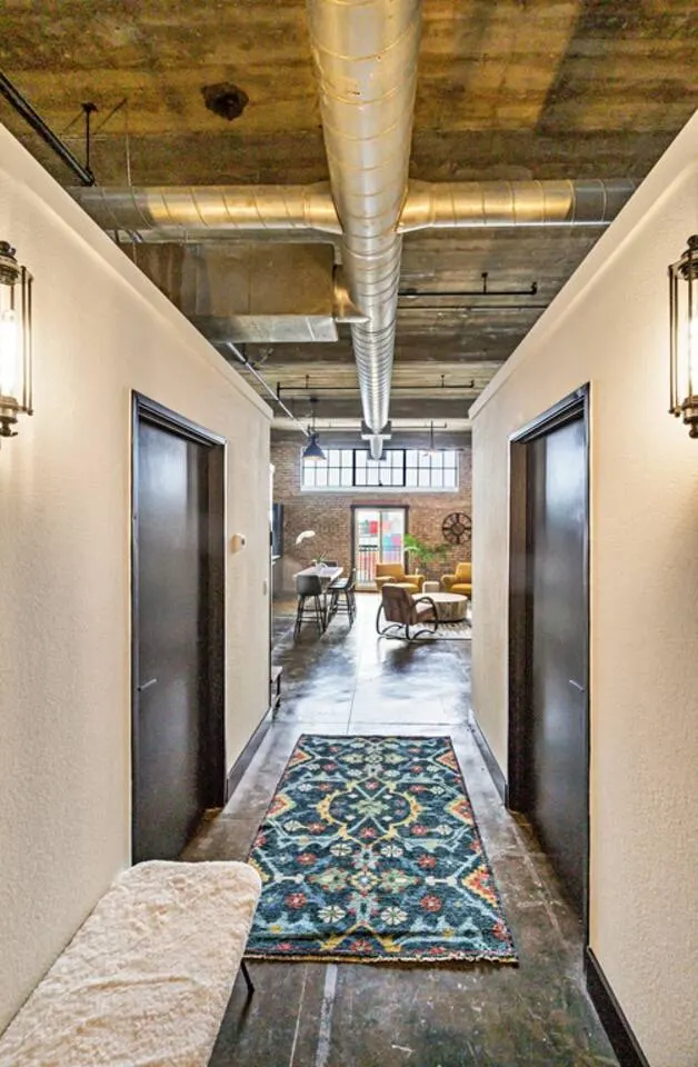 Modern Downtown Domicile - Walk To The Silos 12