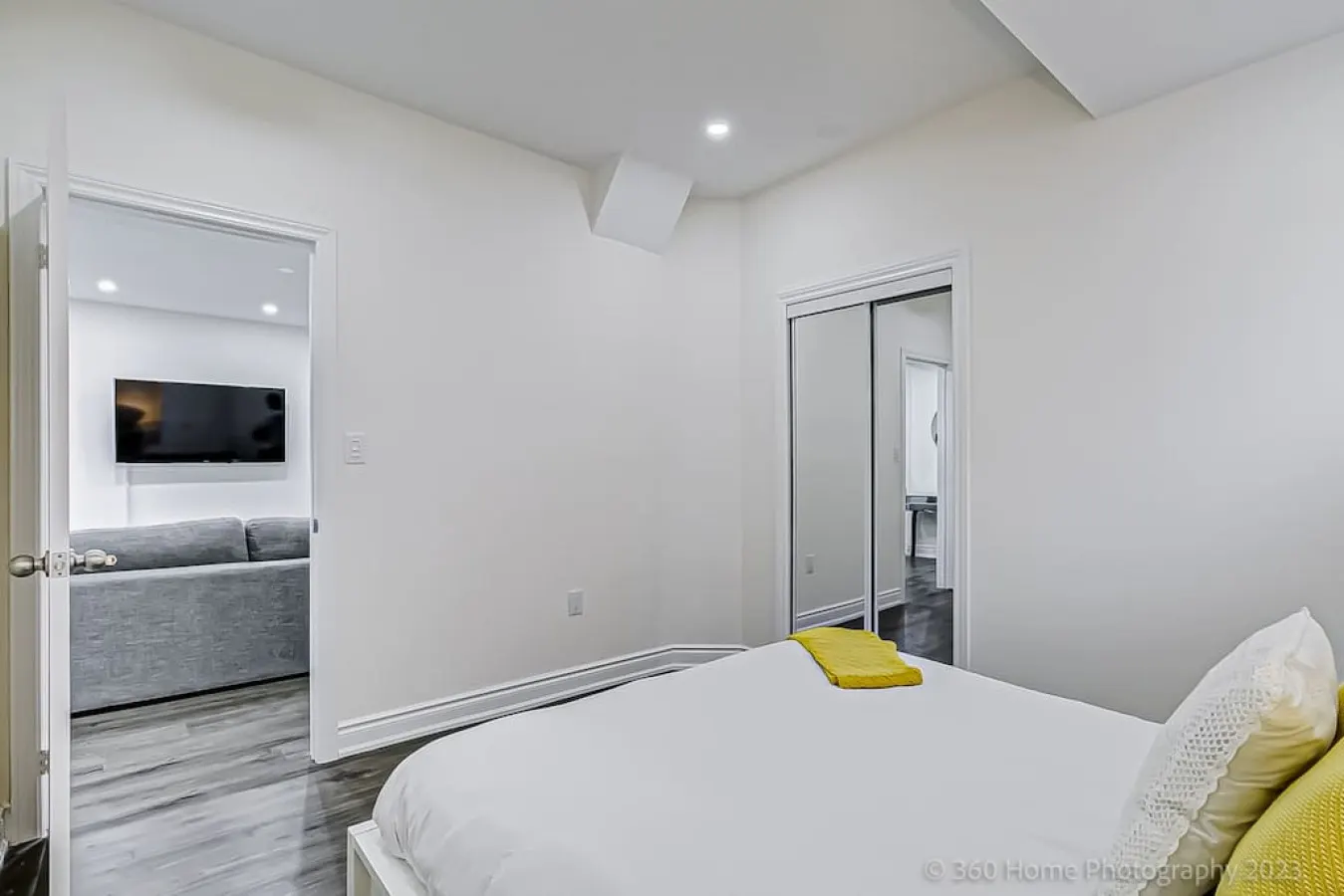 Spacious & Elegant 2BR Free Parking 14
