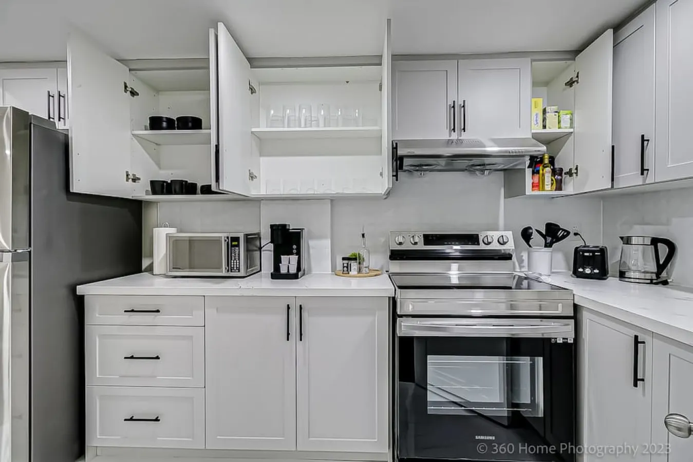 Spacious & Elegant 2BR Free Parking 20
