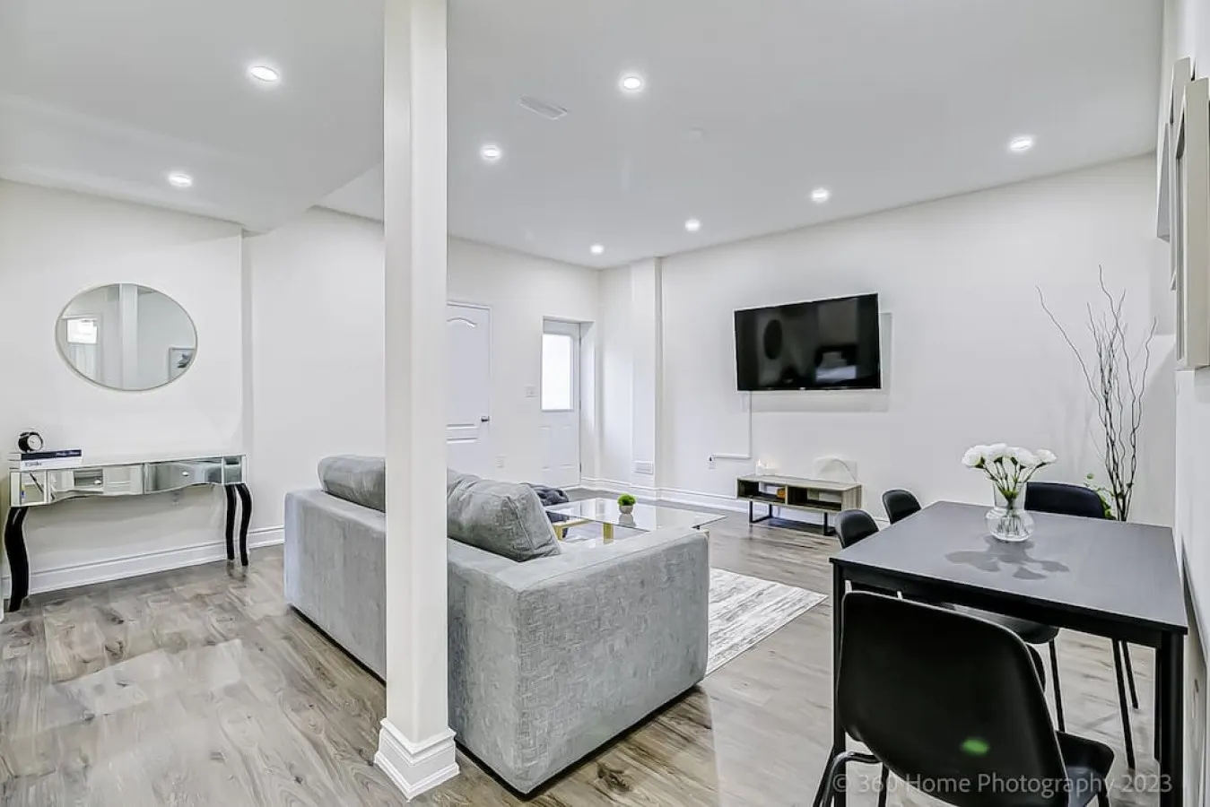Spacious & Elegant 2BR Free Parking 8