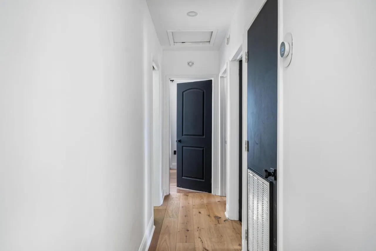 XO Haus 4BR 2BA for 8 Pool, Fire Pit, PingPong, Outdoor Dine, King Bed & More North Miami 13