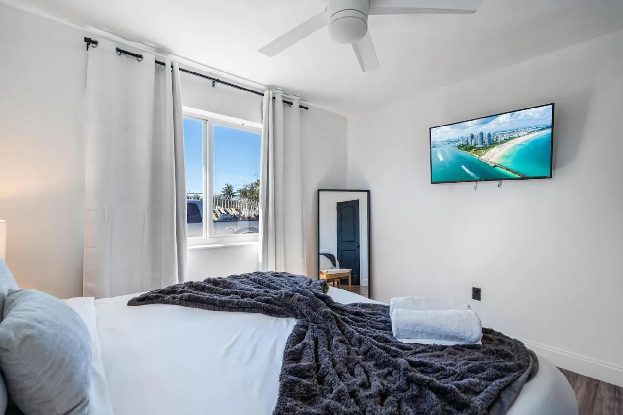 XO Haus 4BR 2BA for 8 Pool, Fire Pit, PingPong, Outdoor Dine, King Bed & More North Miami 18