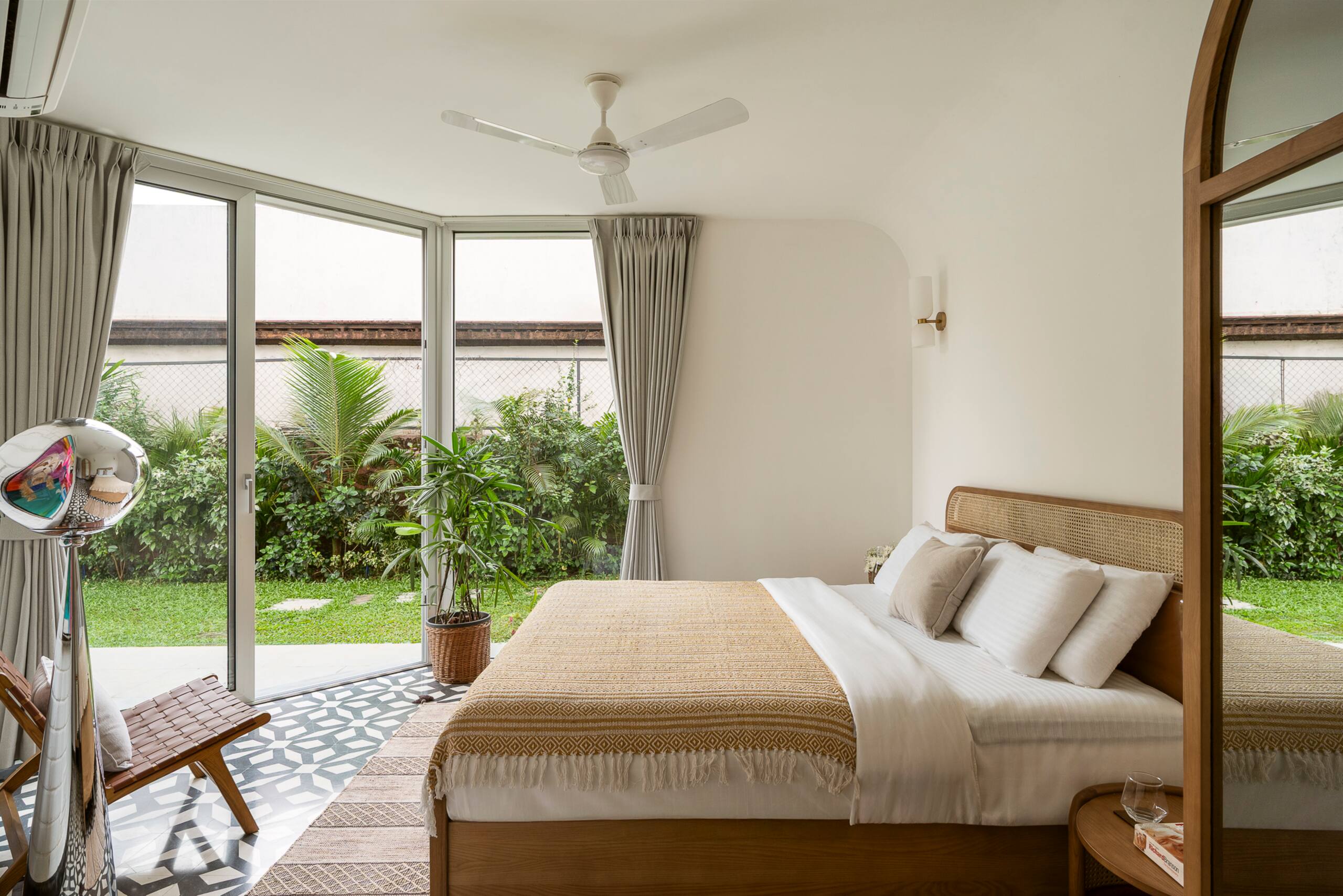 ElVolar Tropical 2BHK Retreat w/ Private Pool — photo 2
