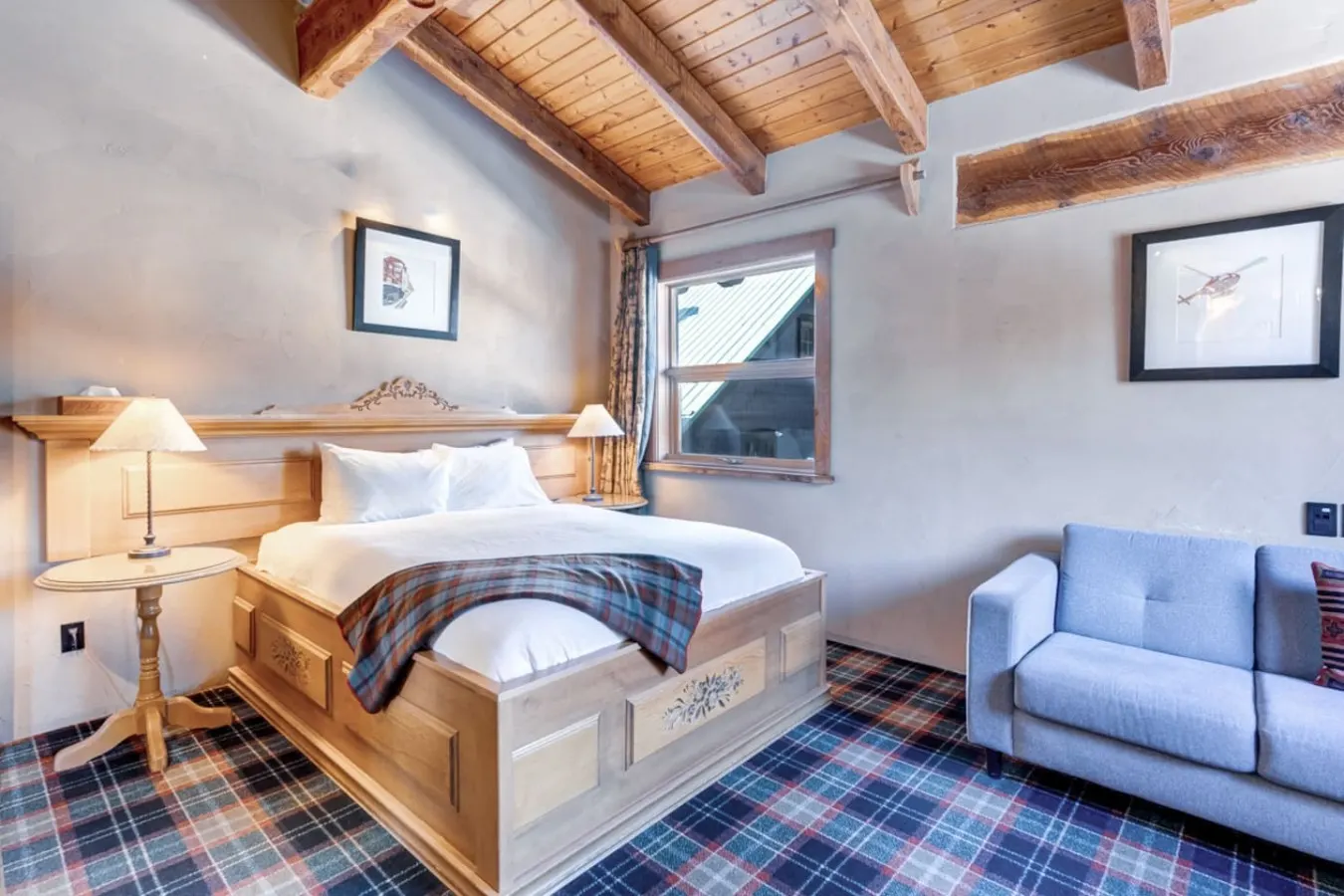 Heart of Canmore- Private Romantic Suite-2 Guests 3