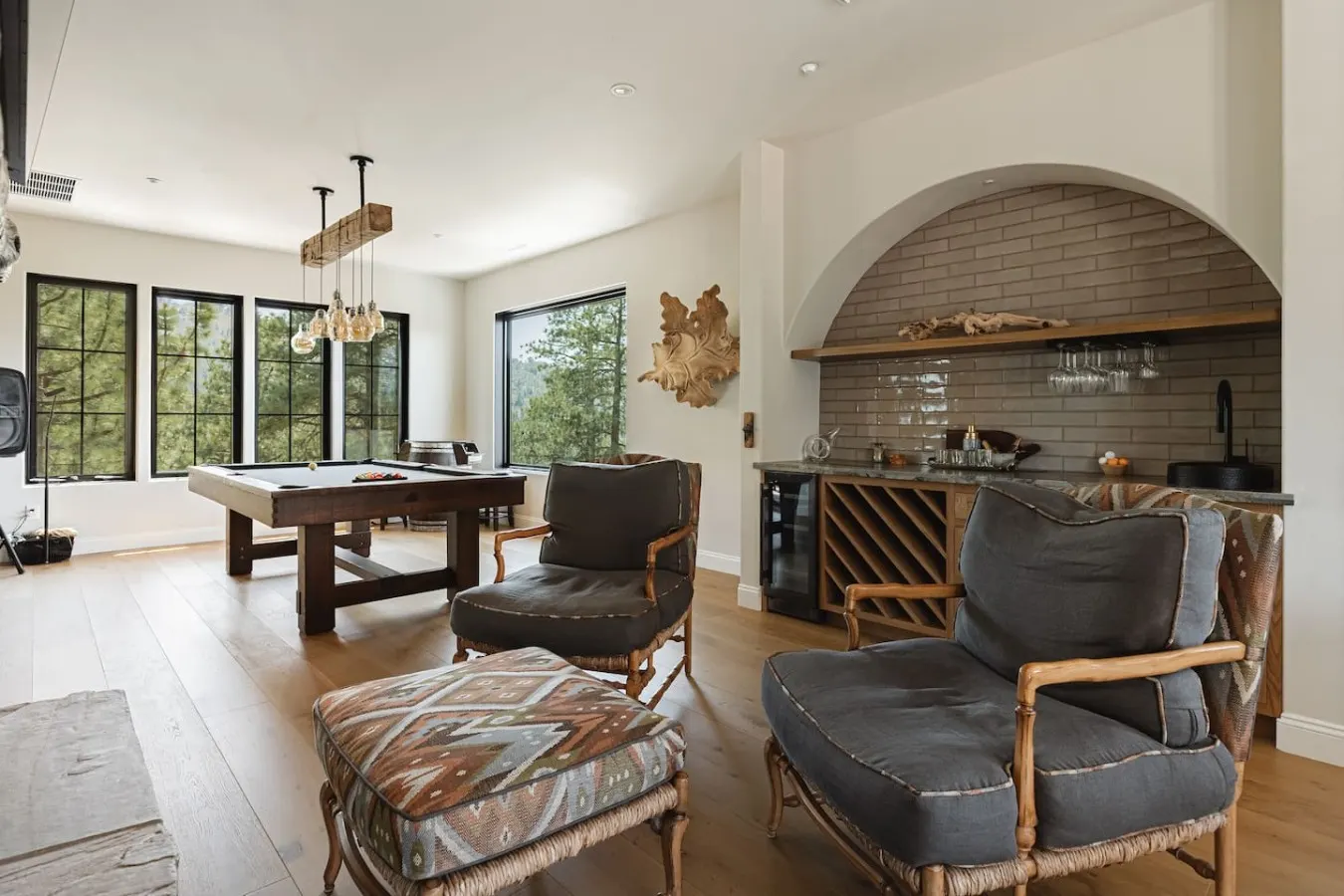 Custom Lux Cabin, Lake Views, Spa & Game Room 18