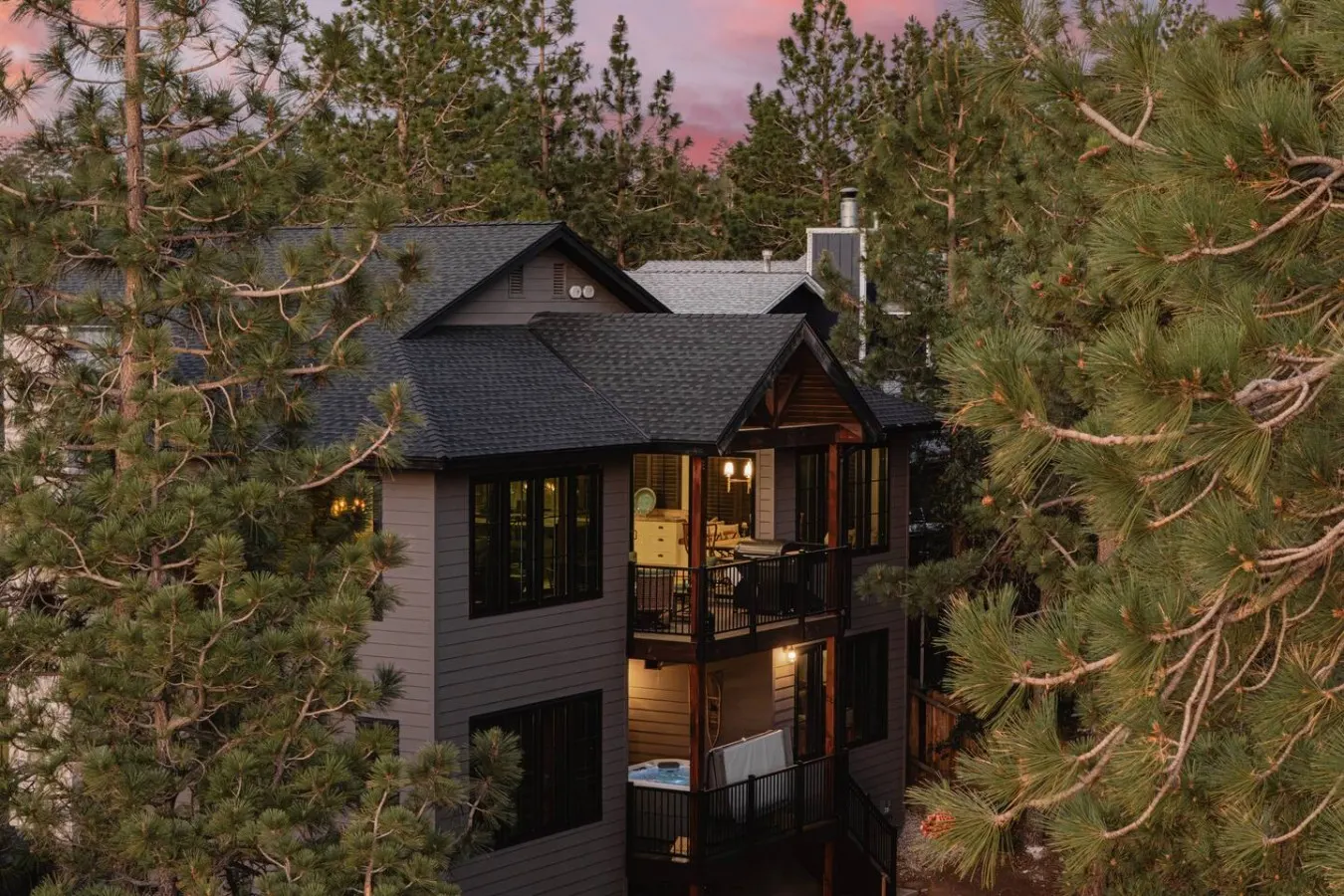 Custom Lux Cabin, Lake Views, Spa & Game Room 5