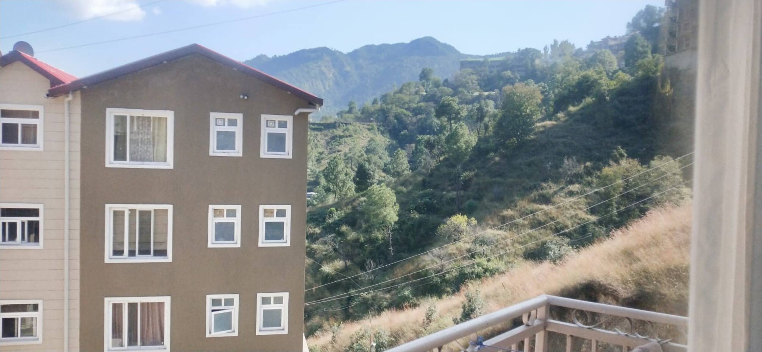 Solan Luxury Studios in Chester Hills Society 7