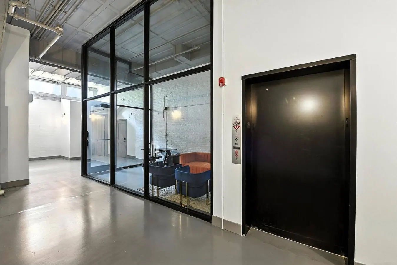 Luxury 4BR w Rooftop Deck on TQL Stadium & Wash Pk 15