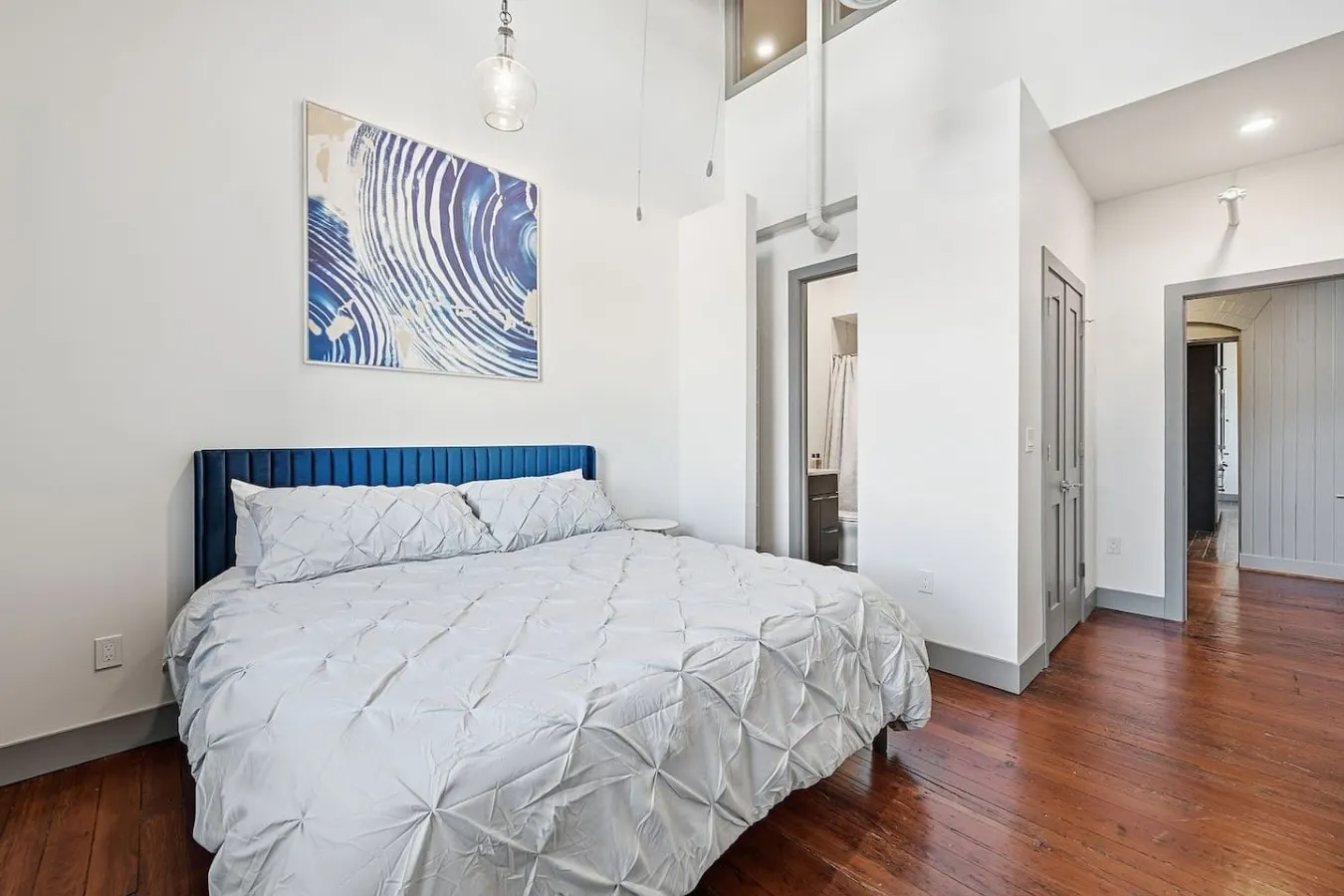 Luxury 4BR w Rooftop Deck on TQL Stadium & Wash Pk 17