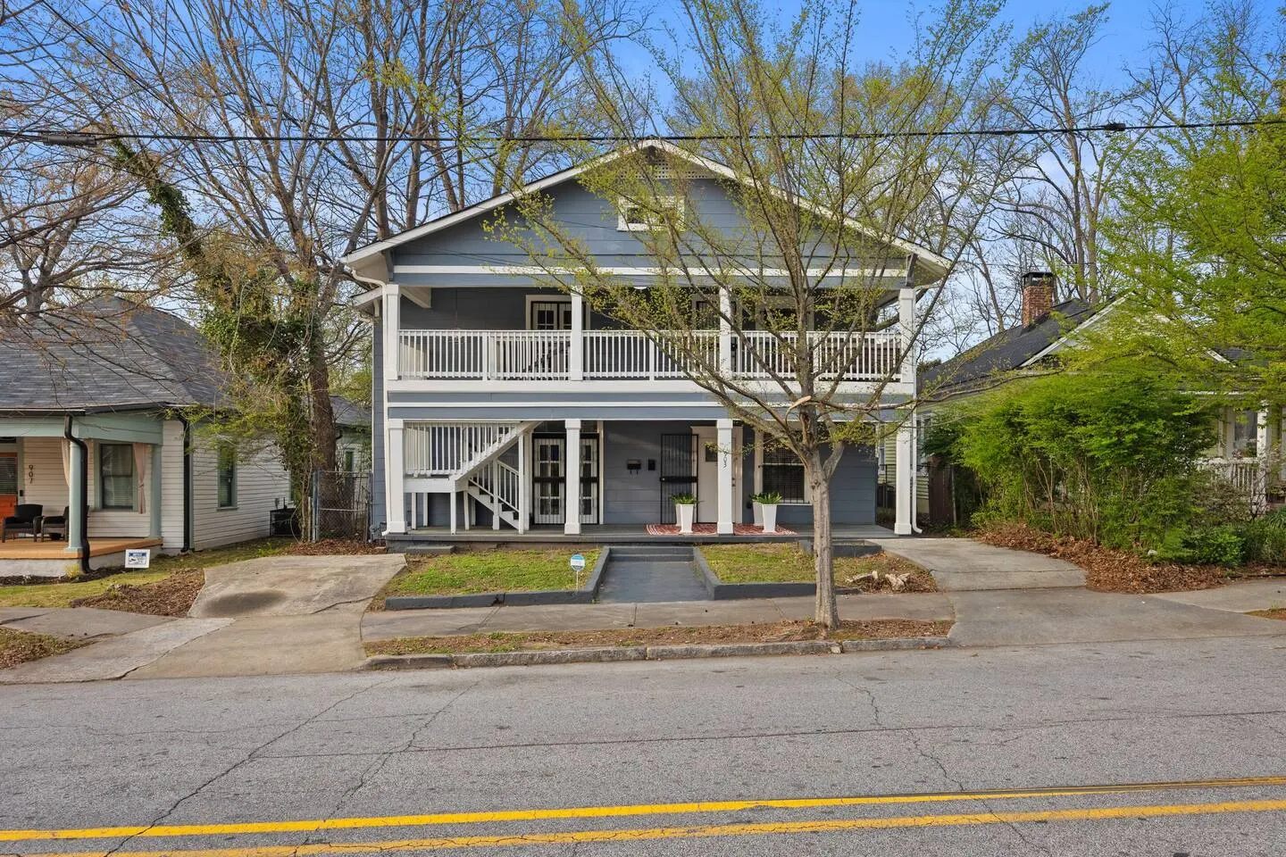 Spacious West End 6BR Duplex House 6