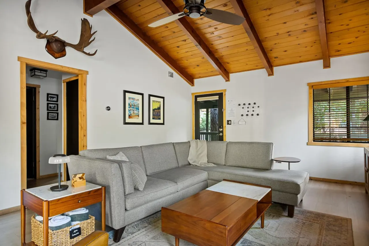 Silver Linings + Hot Tub + Pet Friendly + EV + Moonridge 13