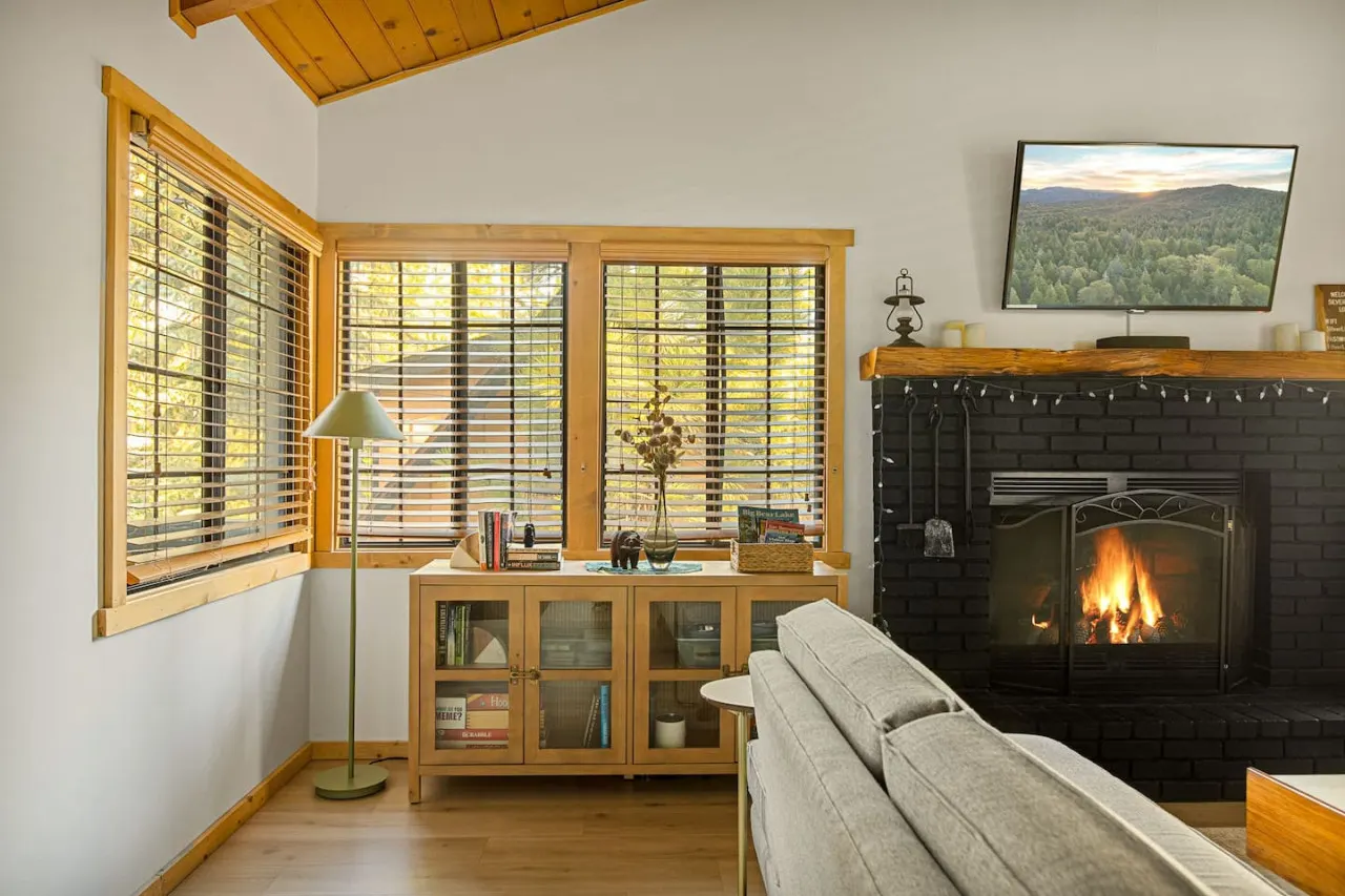 Silver Linings + Hot Tub + Pet Friendly + EV + Moonridge 15