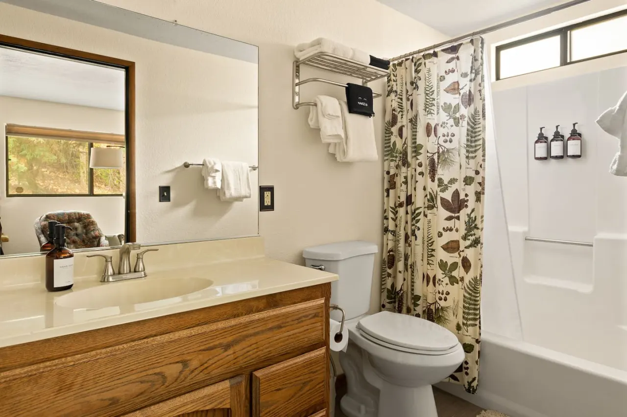 Silver Linings + Hot Tub + Pet Friendly + EV + Moonridge 16