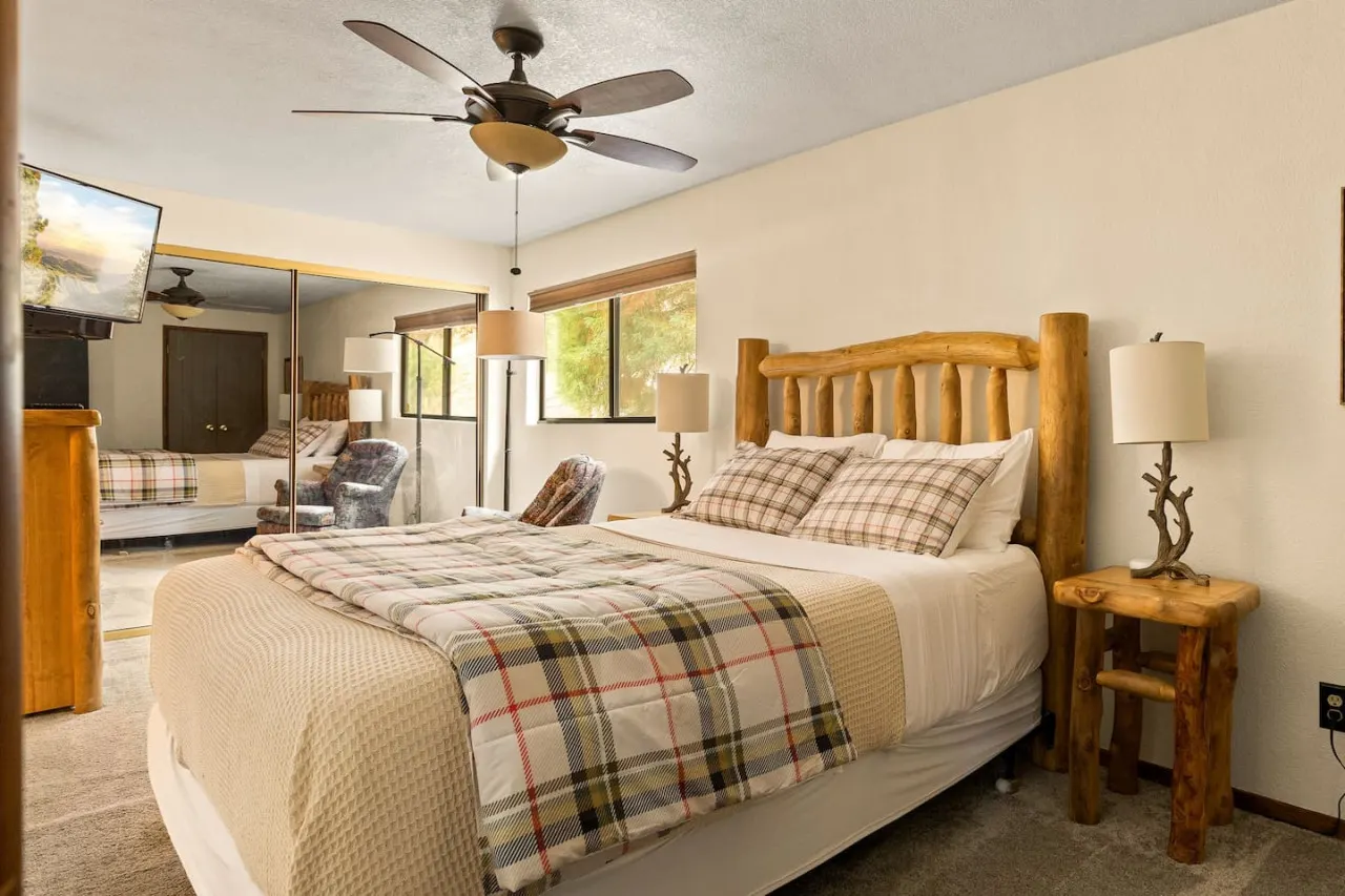 Silver Linings + Hot Tub + Pet Friendly + EV + Moonridge 18