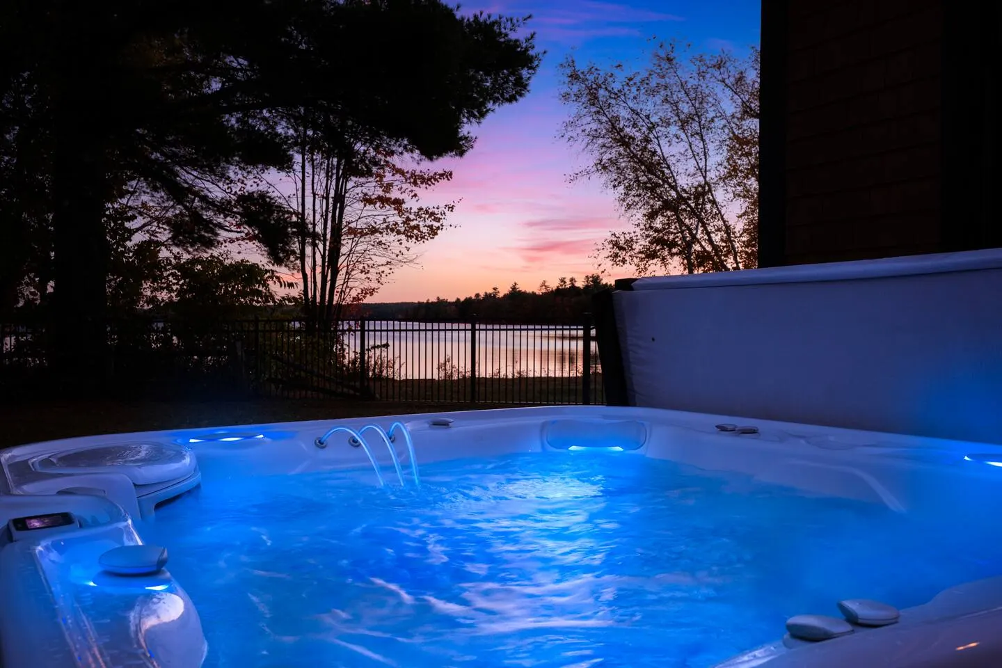 Long Lake Luxury | Hot Tub, Theater, Private Dock — photo 4