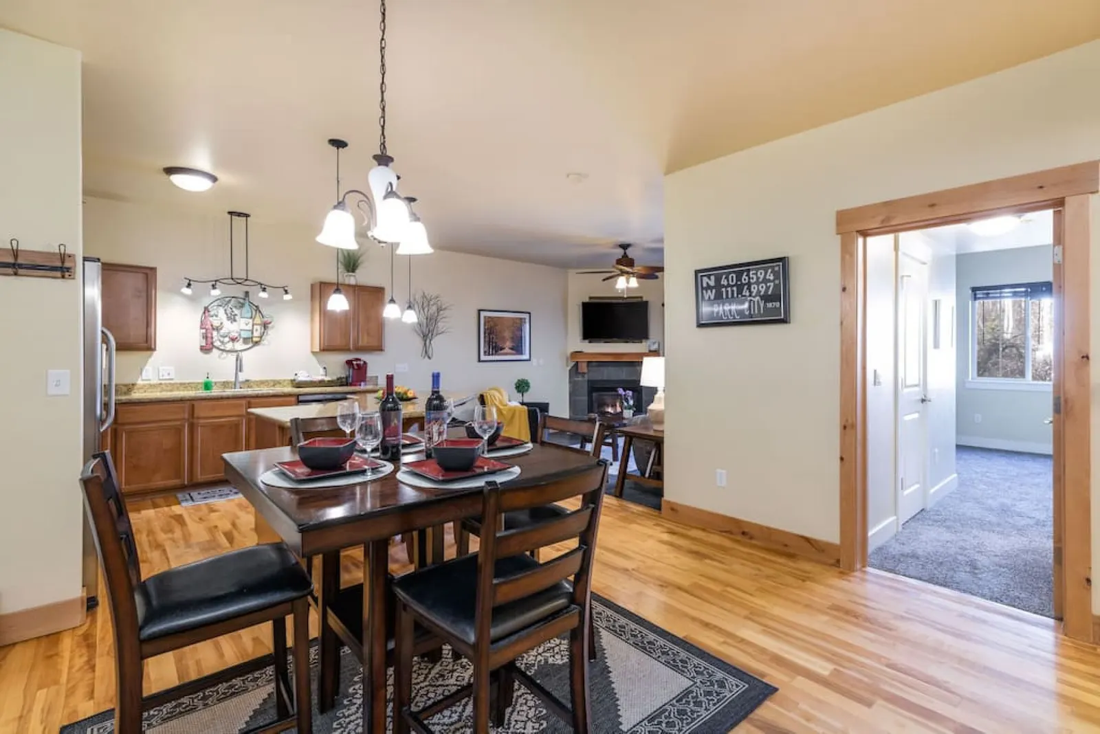 Skier's Dream-Beautifully Updated Park City condo w Hot Tub! 9