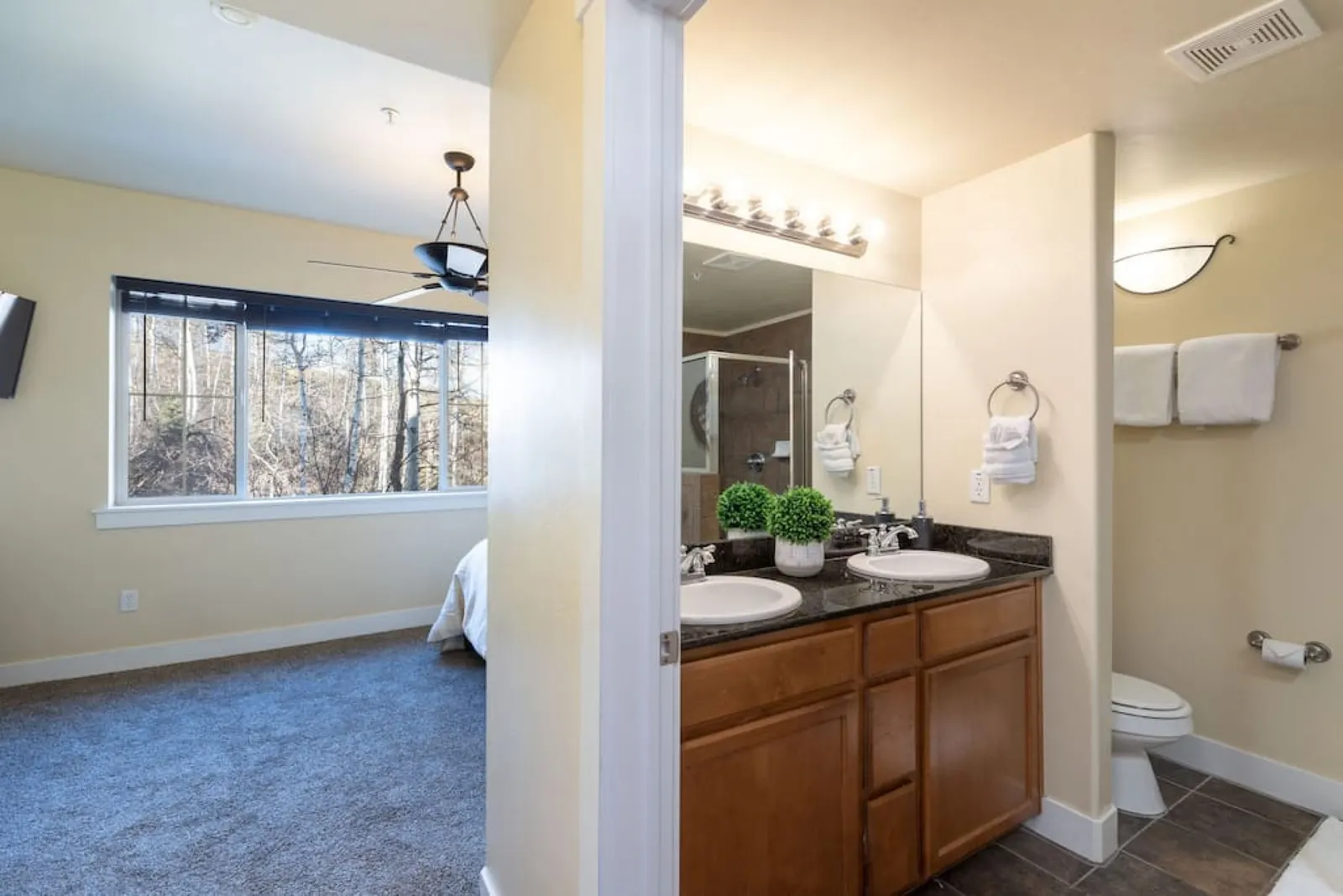 Skier's Dream-Beautifully Updated Park City condo w Hot Tub! 11