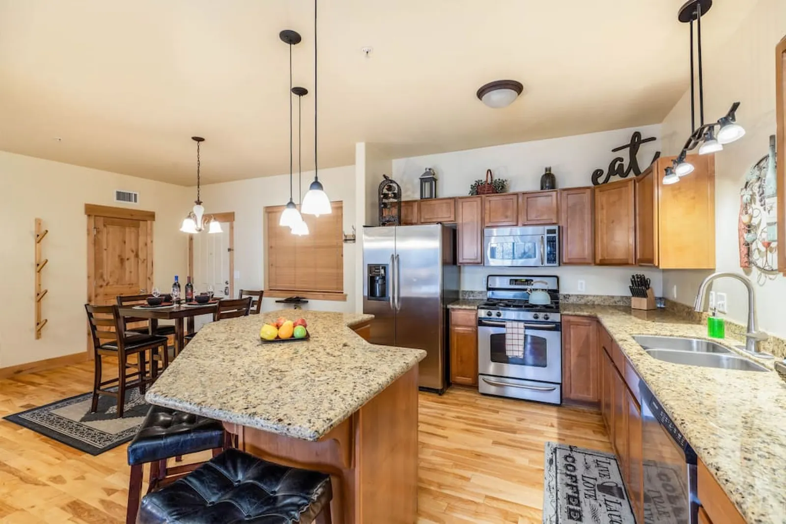 Skier's Dream-Beautifully Updated Park City condo w Hot Tub! — photo 5
